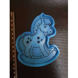 Вирубка пластикова з трафаретом Конячка гойдалка 2026